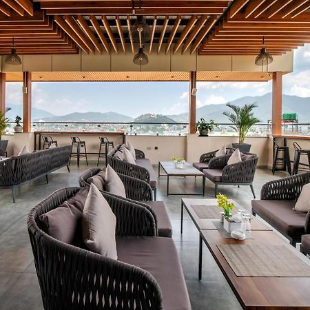 Mila Hotel Катманду Экстерьер фото