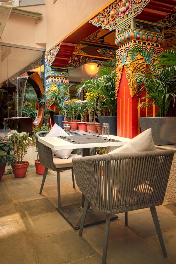 Mila Hotel Катманду Экстерьер фото