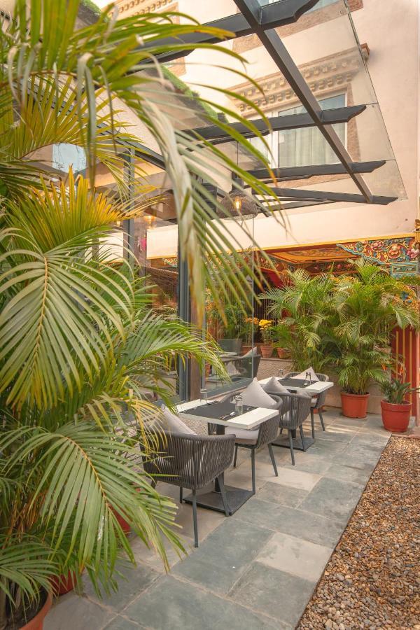 Mila Hotel Катманду Экстерьер фото