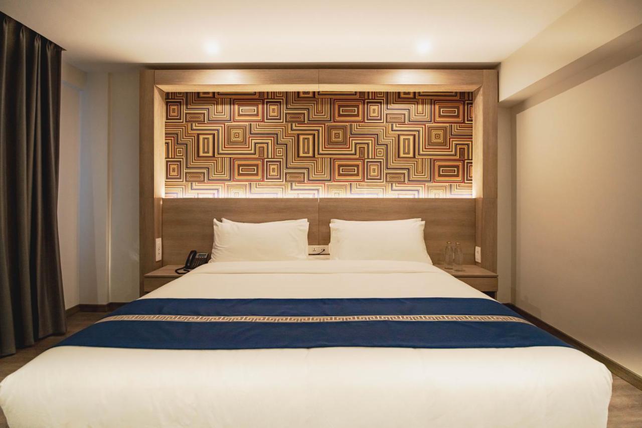Mila Hotel Катманду Экстерьер фото