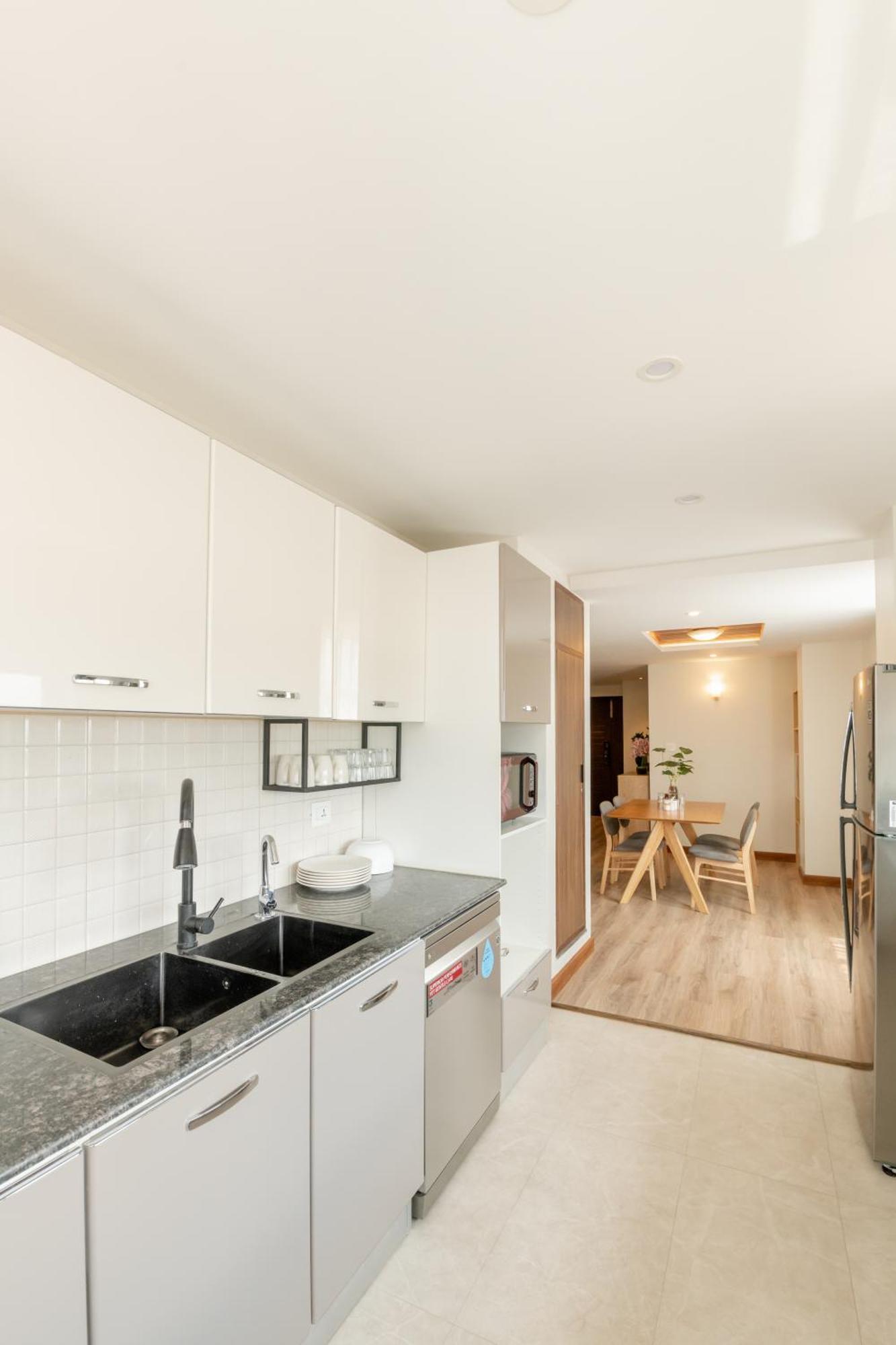 Mila Hotel Катманду Экстерьер фото