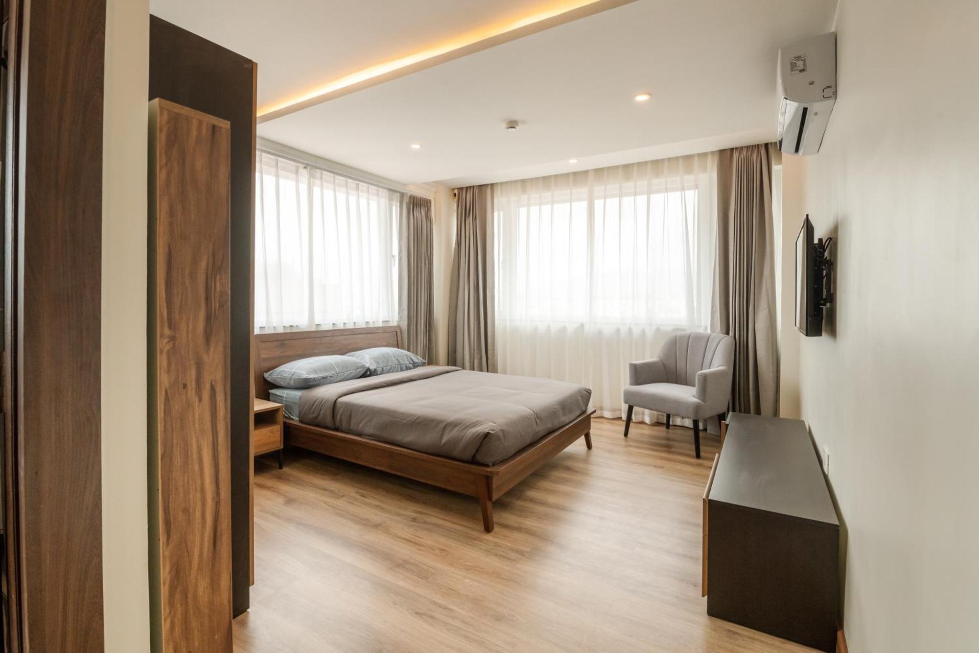 Mila Hotel Катманду Экстерьер фото
